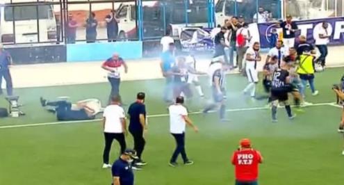 شغب جماهيري وإيقافات.. إلغاء مباراة الصفاقسي والأولمبي للنقل في كأس تونس